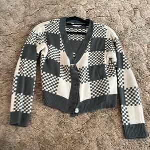 Hunter Green and cream No Boundaries button-down sweater size M